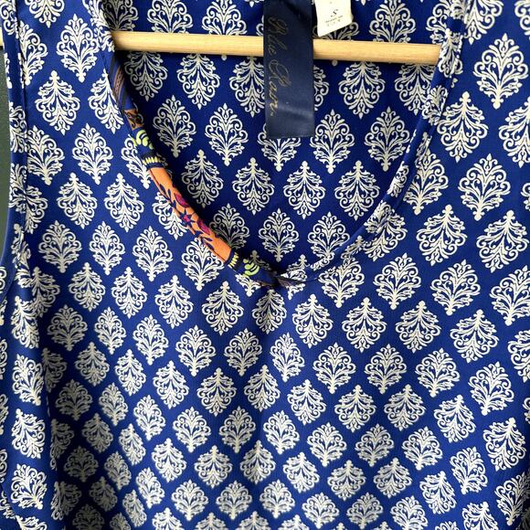 Francesca's Sz S Blue Rain Scroll Print Tank with Contrasting Hem & Neckline - Picture 3 of 5